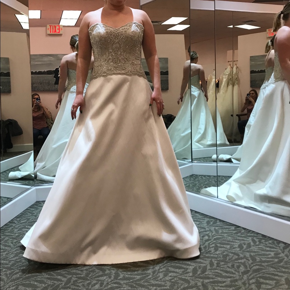 Martina Liana Wedding Dress. Size 12.